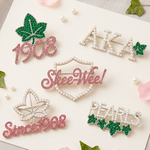 Elegante Broche de Perlas Blancas <span class=keywords><strong>con</strong></span> Cristales y Diamantes de Imitación, Broche Personalizado para Asociaciones, Hermandades, <span class=keywords><strong>Letras</strong></span> Griegas, Pin Metálico - Product Image 1
