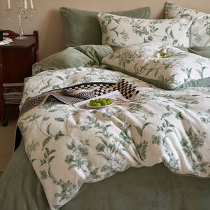 Ins Floral Plant Printed Milk Velvet Set di quattro pezzi Farley Coral Velvet Milk Velvet lenzuolo da ragazza Set di biancheria da letto trapuntata - Product Image 1