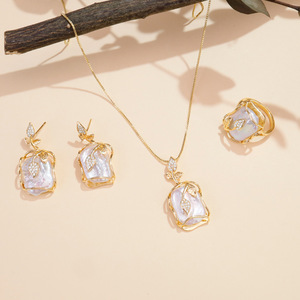 <span class=keywords><strong>Set</strong></span> di Gioielli da Sposa in Tre Pezzi, Placcato Oro con Perle Naturali d'Acqua Dolce, Anelli, Collane e <span class=keywords><strong>Orecchini</strong></span> - Product Image 4