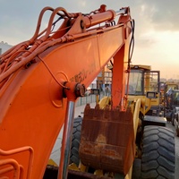 Excavatrice Hitachi ZX135US d'occasion du Japon, 12-13 tonnes, à queue courte, modèle chenillé Hitachi ZX120 ZX130 ZX135 pour la construction