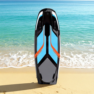 Planche de surf en fibre de carbone pour les voyages, tension de la batterie 48 V pour surfer sur les vagues dans les paysages marins du monde entier, des Hawaï et de la côte méditerranéenne - Product Image 1