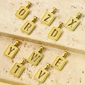 Europeo americano 18K chapado en oro 26 letras inglesas DIY colgante collar Bohemia joyería de acero inoxidable para mujeres para fiestas - Product Image 3