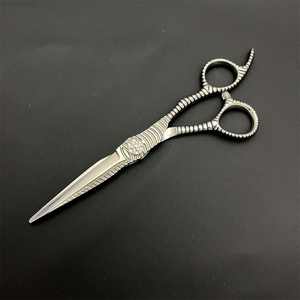 Tijeras de Peluquería Personalizadas de 6.0 Pulgadas, Tijeras de Entresacar de Acero Inoxidable 440C para Uso con Mano Derecha - Product Image 1