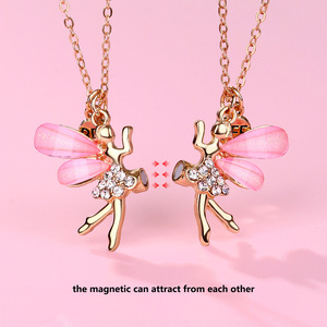 Collar con Colgante de Mariposa Magnética Amigas, Cadena de Eslabones Chapada en Oro de 14K <span class=keywords><strong>para</strong></span> Niñas, Mejores Amigas por <span class=keywords><strong>Siempre</strong></span> - Product Image 3