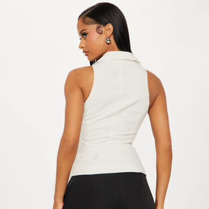 Chaleco Camisero sin Mangas con Cuello Polo y Botones para Mujer, Corte Entallado, Diseño Ajustado a la Cintura, Estilo Minimalista y Elegante - Product Image 3