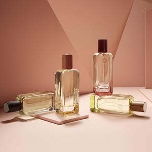 Vente en gros de <span class=keywords><strong>100ml</strong></span> de <span class=keywords><strong>parfum</strong></span> pour hommes de grande marque Saveur originale <span class=keywords><strong>sauvage</strong></span> <span class=keywords><strong>Parfum</strong></span> corporel de longue durée Vente à chaud Forme de pulvérisation Prix d'usine - Product Image 2