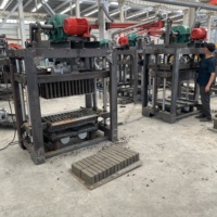 Machine semi-automatique de fabrication de blocs creux en béton de type 4-40 - Machine multifonctionnelle pour la fabrication de pavés et de briques pour la construction