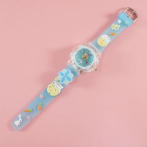 カスタムロゴOEM漫画クォーツウォッチ白ウサギパターンアクリルダイヤルPVCバンド耐水性10mオートデート湖南製 - Product Image 3