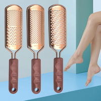 Râpe professionnelle pour pédicure, en acier inoxydable, avec manche long détachable, portable, pour éliminer les peaux dures