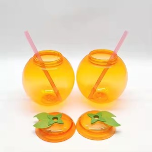 Tasses orange <span class=keywords><strong>avec</strong></span> pailles Tasses orange en plastique <span class=keywords><strong>avec</strong></span> couvercles fermés Tasses de fête hawaïennes Décorations de fête - Product Image 4