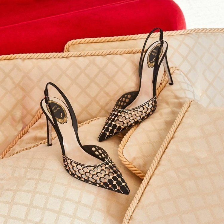 Женские босоножки с перфорацией, летняя обувь в европейском и американском стиле, новинка 2021, туфли на шпильке с острым носком, со стразами и ремешком на высоком каблуке