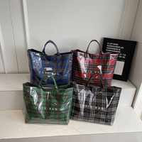 Sac fourre-tout tendance et stylé pour femme, hiver 2025, nouveau sac à main simple à carreaux, léger et grande capacité