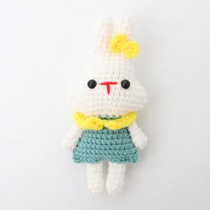 Colgante de conejo de ganchillo hecho a mano, llavero de hilo tejido, amuleto de muñeco de dibujos animados tejido para bolso - Product Image 2