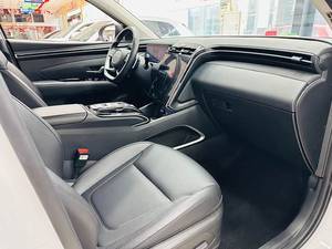 <span class=keywords><strong>Tucson</strong></span> 1.5T Turbo Automatique 2RM 5 Places LHD Essence SUV Compact d'occasion <span class=keywords><strong>2022</strong></span> avec sièges en cuir - Product Image 5