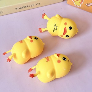 Giocattolo Antistress a Forma di Paperella Super Carina con Suono, per Bambini 7-14 Anni, in Plastica, Regalo per Bambini - Product Image 2