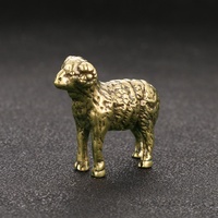Figurine de mouton en bronze, artisanat en cuivre antique, finition vieillie, animal de dessin animé, décoration de bureau, cadeau amusant pour enfants