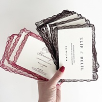 Invitation de mariage personnalisée exquise et populaire, avec bordure en dentelle vintage, suite de cartes en papier, carte de rappel de date, RSVP, impression typographique et dorure à chaud en relief