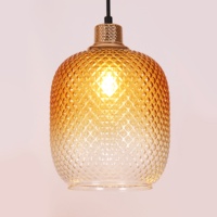Plafonnier de lustre en verre ambré à base noire pour îlot de cuisine moderne Lustre de table à manger