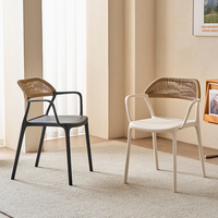 Chaise de jardin d'extérieur empilable en plastique PP avec accoudoirs et corde, chaise de salle à manger en plastique pour salon