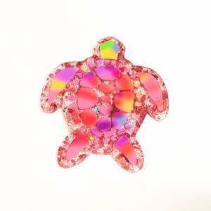 Accessoires infirmiers en acrylique : Porte-badge rétractable en acrylique rose avec cœur rouge, motif 'Scrub Life', utérus et seringue, pour la Journée des infirmières et l'ambulance, sans porte-badge. - Product Image 2