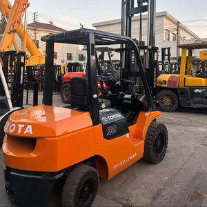 Apilador Manual con Desplazamiento Lateral para Montacargas con Motor Diésel TCM, Capacidad de 3 Toneladas, Venta al por Menor - Product Image 1