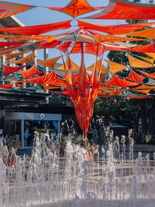 Voile d'<span class=keywords><strong>ombrage</strong></span> triangulaire personnalisée en couleur, motif et forme, <span class=keywords><strong>pour</strong></span> espaces commerciaux extérieurs, protection solaire élevée, tissu de qualité supérieure - Product Image 2