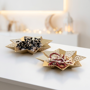 Plateaux de service en métal doré de style marocain en forme d'étoile pour la décoration de la maison pendant le Ramadan - Product Image 1