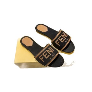 Nuevas Pantuflas Bordadas de Verano del Diseñador F, Pantuflas Planas para Usar en Casa - Product Image 6