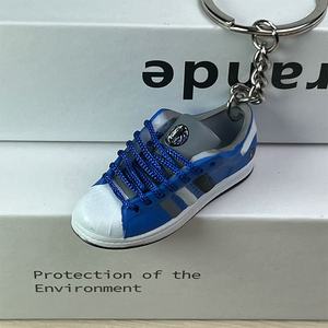 Porte-clés en PVC miniature en forme de chaussure, porte-clés sportif créatif, accessoire de décoration suspendu - Product Image 4