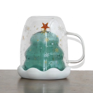 Vaso de Vidrio Creativo de Doble Pared con Tapa para el Festival de Año Nuevo, Vaso para Agua, Té con Leche, Diseño de Árbol de Navidad - Product Image 1