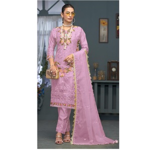 Costume pakistanais New Designer Hand Work avec Dupatta pour mariage et fête à un prix abordable - Product Image 1