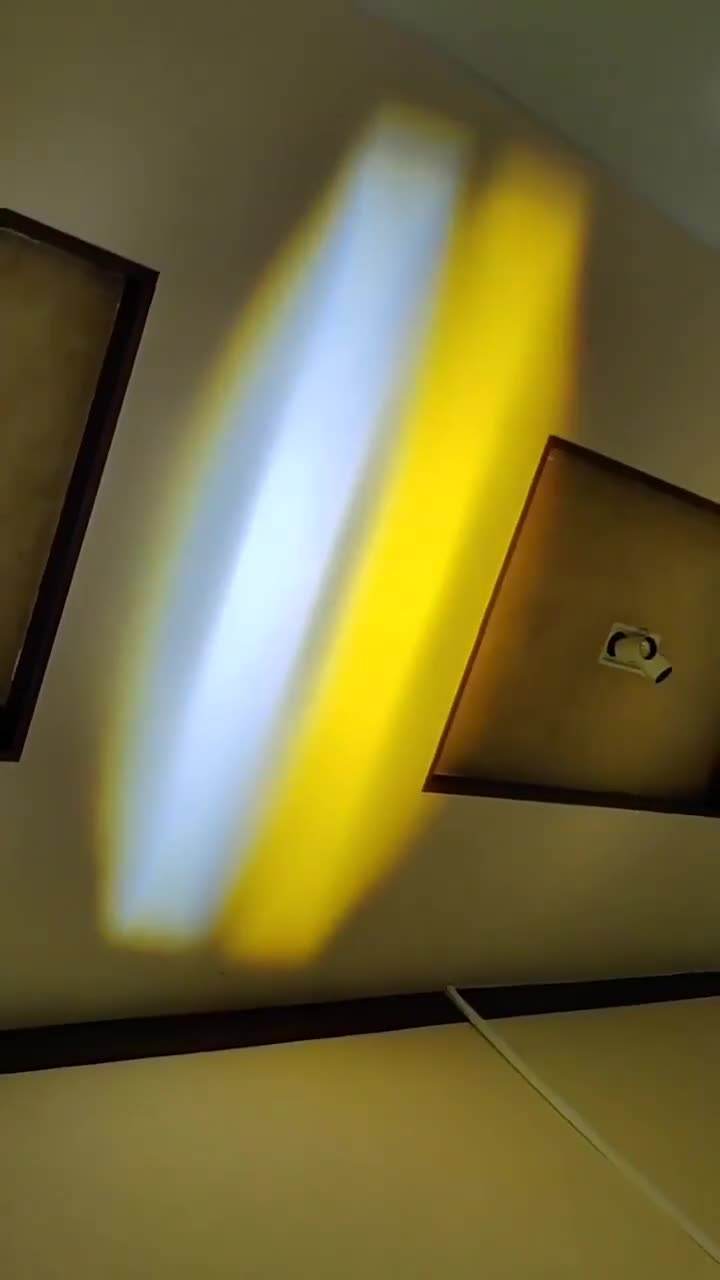 โมเดล Direct-On ใกล้สีอำพัน/ขาวไกล