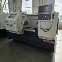 Tour CNC de précision CK6150 pour le traitement d'arbres de pièces automobiles et de machines agricoles, portée de 500 mm, distance entre centres de 750-2000 mm