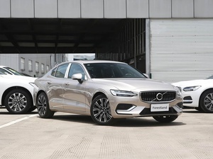 <span class=keywords><strong>Occasion</strong></span> 2023 pour <span class=keywords><strong>S60</strong></span> Berline avec système de sécurité urbaine, moteur turbo automatique, sièges en cuir, <span class=keywords><strong>essence</strong></span> - Product Image 3