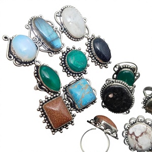 Lot de bagues en pierres précieuses, lot de bagues de formes et tailles variées, lot de bagues mélangées, bague en pierres précieuses naturelles mélangées, bague de créateur - Product Image 1