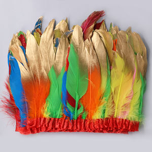 Garniture de franges de plumes à motif teint personnalisé-Plumes <span class=keywords><strong>d</strong></span>'<span class=keywords><strong>oie</strong></span> en <span class=keywords><strong>or</strong></span> blanc pour la <span class=keywords><strong>d</strong></span>écoration de costumes, <span class=keywords><strong>l</strong></span>'artisanat de couture - Product Image 1