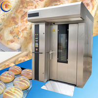 Four à pâtisserie commercial, machine à cuire rotative industrielle pour la production de pain, de gâteaux et de pâtisseries dans une usine de transformation alimentaire