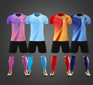 Nuove Maglie da Calcio da Uomo, Kit Casual Personalizzabile, Eleganti e Traspiranti, 100% Poliestere, Stampa a Trasferimento Termico, Logo Personalizzabile, Modello Giocatore - Product Image 5
