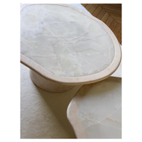 Table basse en onyx blanc naturel avec marbre travertin