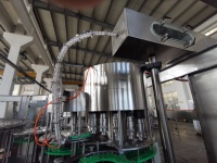 Machine à boissons automatique la plus vendue pour bouteilles en plastique/verre, eau pure, shampoing 500 ml, haute efficacité, entretien facile, 98%