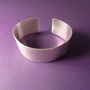 กำไลข้อมือแฮนด์เมดแห่งความสุข - Product Image 1