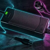 Chargeur de batterie au lithium ternaire 42V7A DC pour équipement de nettoyage électrique, arrêt automatique à charge complète, conception pliable et rétractable