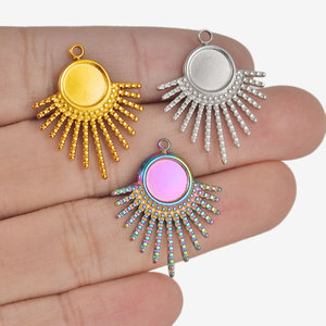 Collier pendentif soleil en acier inoxydable avec base de cabochon sertie, argent, or, arc-en-ciel - Product Image 2