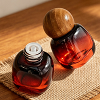 Flacon de parfum carré plat rouge ambre vintage, récipient cosmétique rechargeable avec couvercle rond en bois