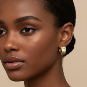 Boucles d'oreilles clipsables en acier inoxydable plaqué or en forme de C avec incrustation de zircon pour bijoux de mode de soirée - Product Image 2