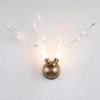 Décoration artistique personnalisée : Sculpture en résine transparente en forme de bois de cerf avec applique murale LED, modèle de collection d'art modelé à la main