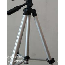 Trípode profesional de aleación de aluminio, 3 secciones, bloqueo giratorio, cardán 3D para cámara digital, color plateado - Product Image 2