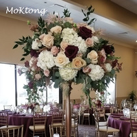 Hochzeitsblumenarrangements MoKtong 7D Seide 70cm Dendrobium Lila Blumenball mit Pavillon Altar