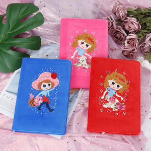 Yaratıcı kayış kız peluş dizüstü seti kadife kapak iplik dikiş bağlama ile sevimli ciltli notebooklar plastik kağıt malzeme - Product Image 2