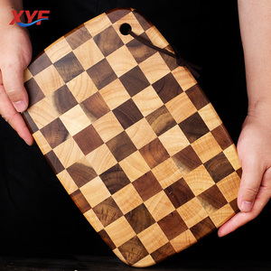 <span class=keywords><strong>Tabla</strong></span> de <span class=keywords><strong>Cortar</strong></span> de <span class=keywords><strong>Madera</strong></span> Maciza Personalizada al por Mayor, <span class=keywords><strong>Tabla</strong></span> de <span class=keywords><strong>Cortar</strong></span> de Cocina Antideslizante con Diseño de Tablero de Ajedrez - Product Image 3